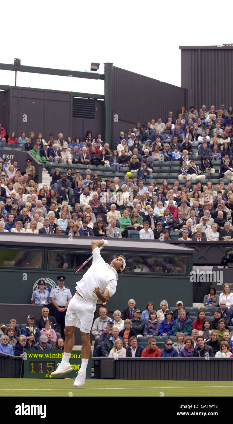 Svizzera di Roger Federer in azione durante il All England Lawn Tennis Championship a Wimbledon. Foto Stock
