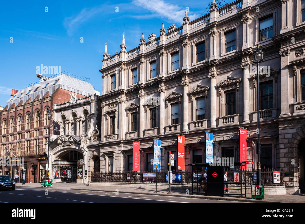 La Royal Academy of Arts, Burlington House sulla Piccadilly, Londra, Inghilterra, Regno Unito Foto Stock