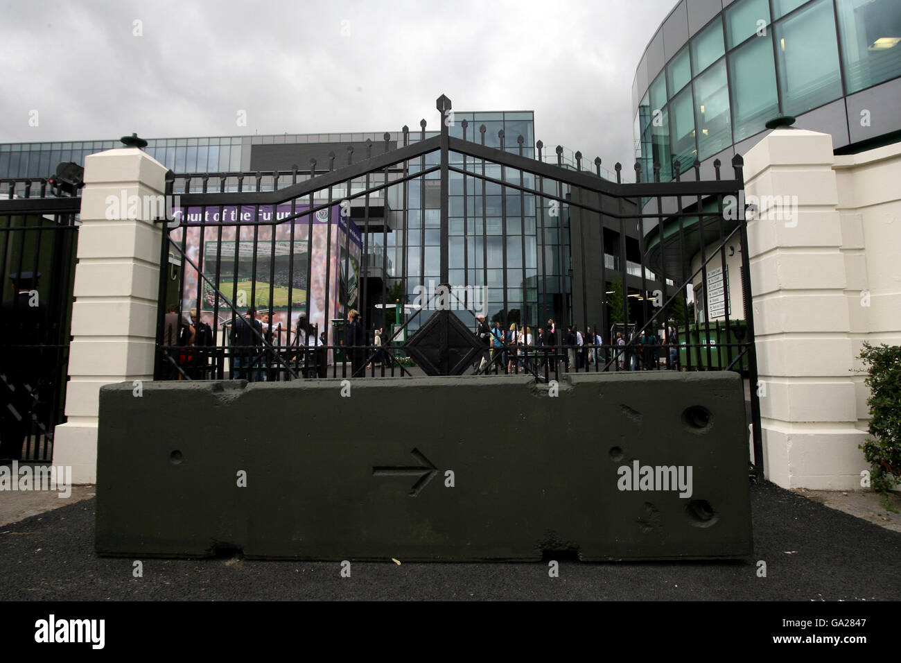 Tennis - Campionati di Wimbledon 2007 - giorno sette - All England Club. A Wimbledon sono aumentate le misure di sicurezza Foto Stock
