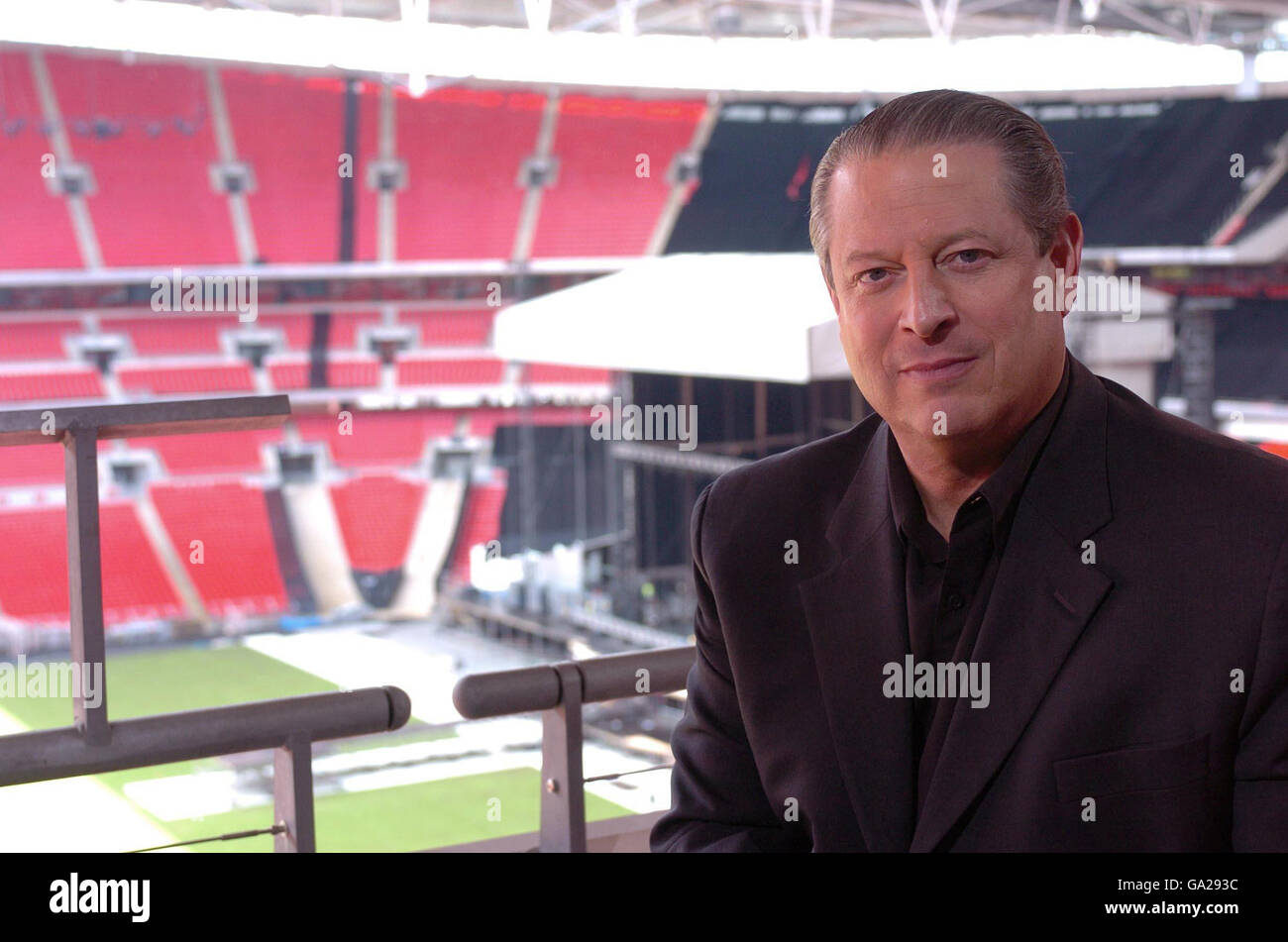 Al Gore al Wembley Stadium - Londra. L'ex Vice Presidente degli Stati Uniti al Gore annuncia il "Call to Action" della Live Earth, al Wembley Stadium di Londra. Foto Stock