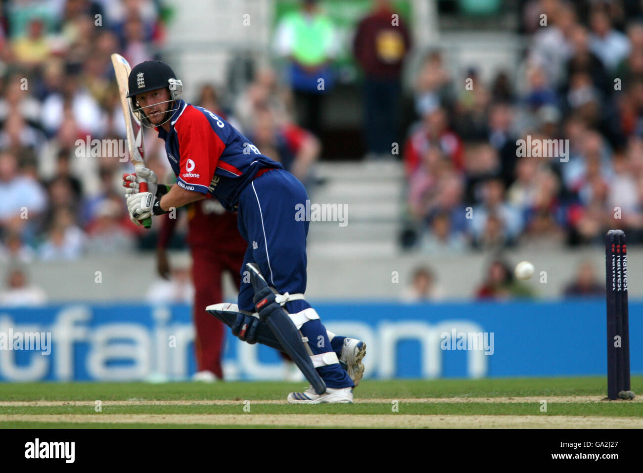 Cricket - NatWest International Twenty20 - Inghilterra / West Indies - The Brit Oval. Paul Collingwood in azione in Inghilterra Foto Stock