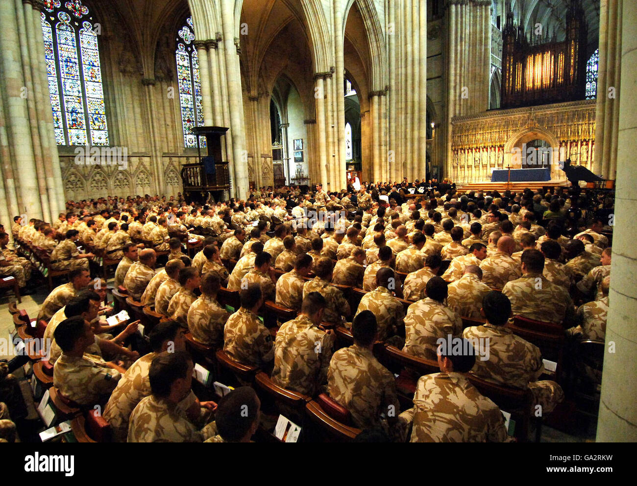 I soldati impacchettano York Minster per il memoriale della Brigata leggera del 19 e il servizio di ringraziamento per coloro che sono morti nell'operazione Telic 9 nell'Iraq meridionale. Foto Stock