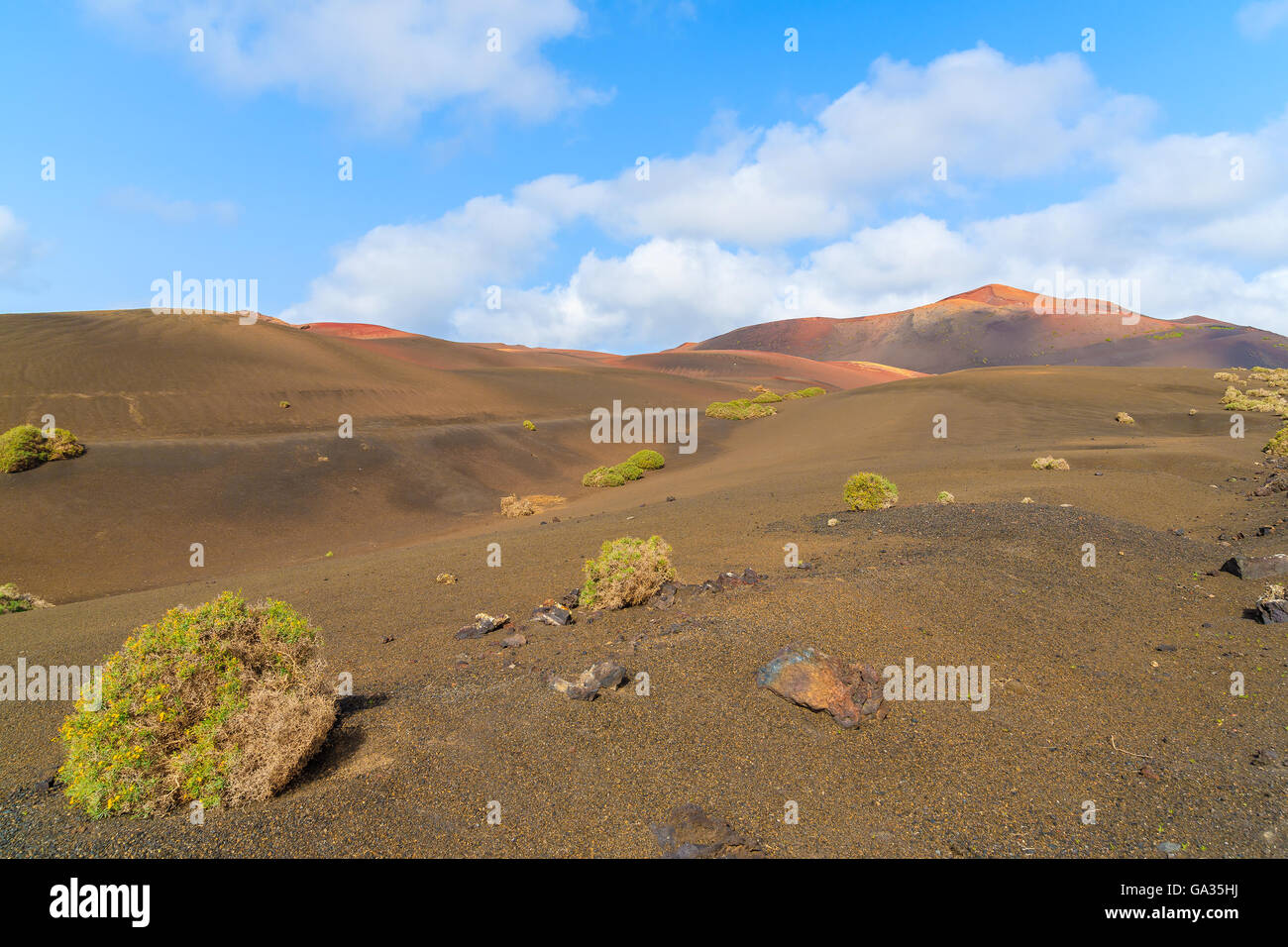 Di origine vulcanica del paesaggio di montagna nel Parco Nazionale di Timanfaya, Lanzarote, Isole Canarie, Spagna Foto Stock