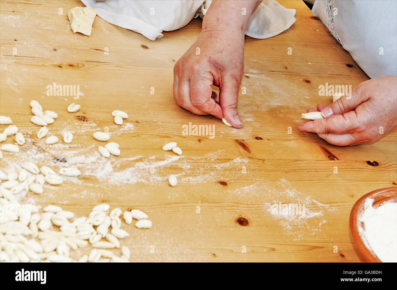 Fatte a mano regionale italiano gnocchi di pasta Foto Stock