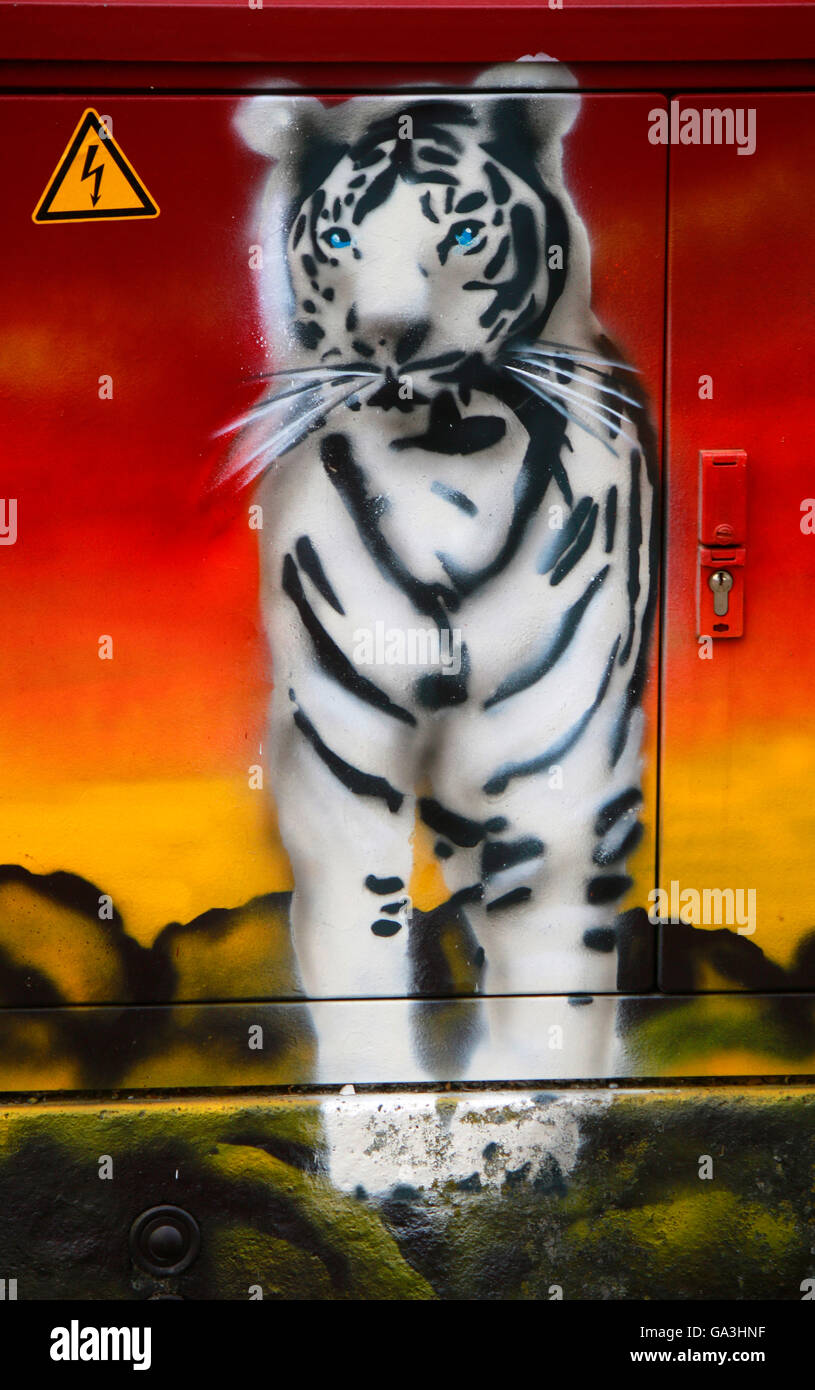 Graffity: weisser Tiger, Berlin-Schoenberg. Foto Stock