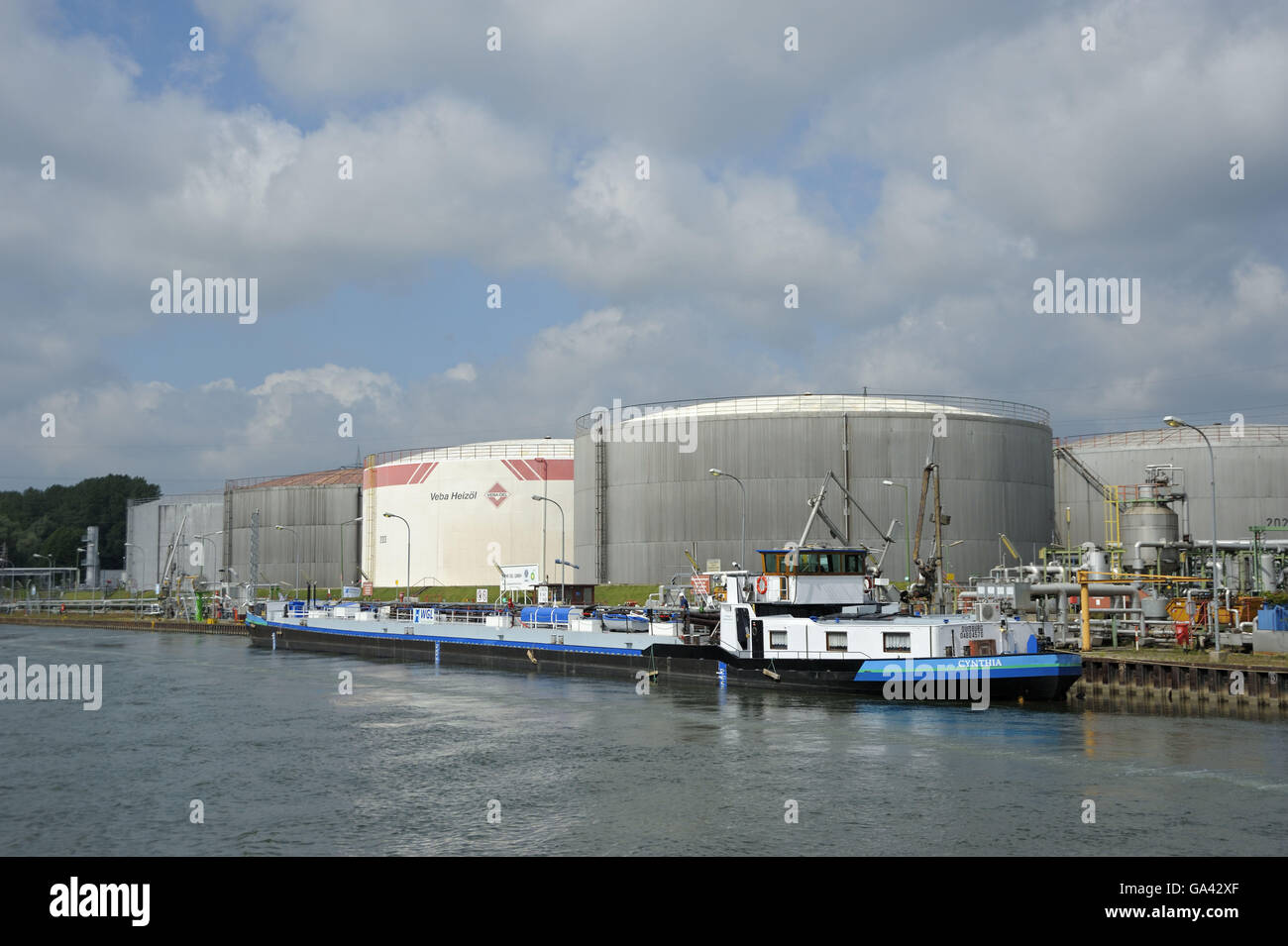 Nave, porto di Veba Oel Ag, Rhine-Herne Canal, Gelsenkirchen, zona della Ruhr, Renania settentrionale-Vestfalia, Germania Foto Stock