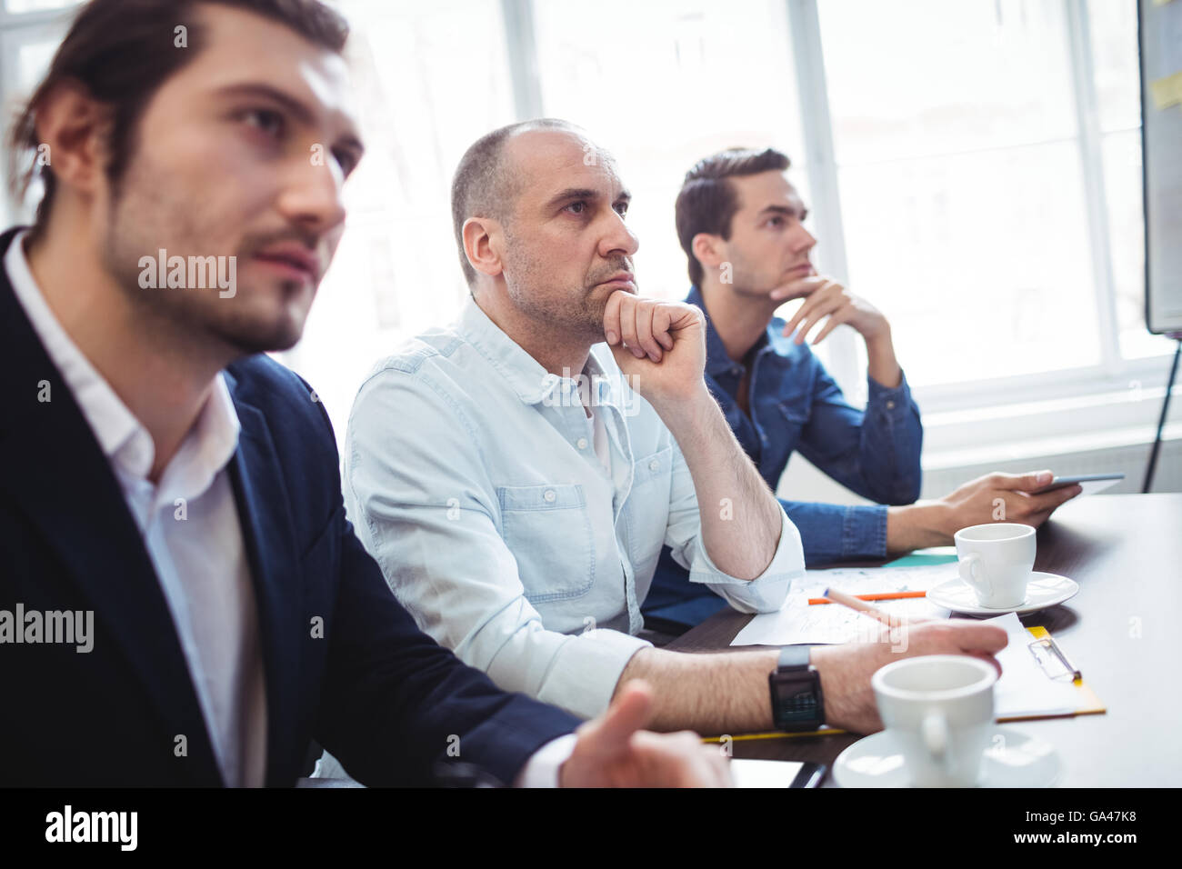 Considerato la gente di affari durante la riunione Foto Stock
