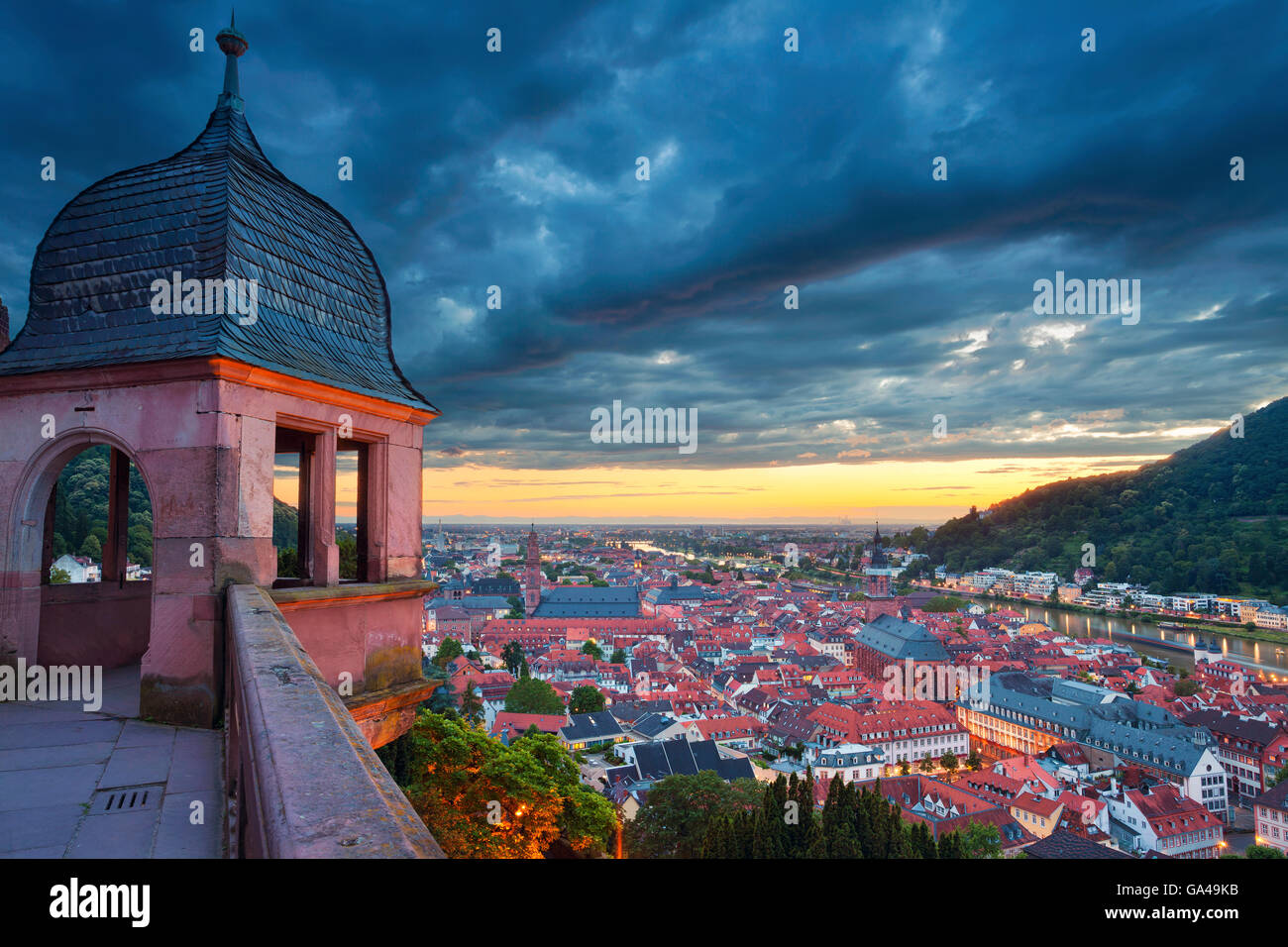 Heidelberg. immagine della città tedesca di Heidelberg durante il tramonto. Foto Stock