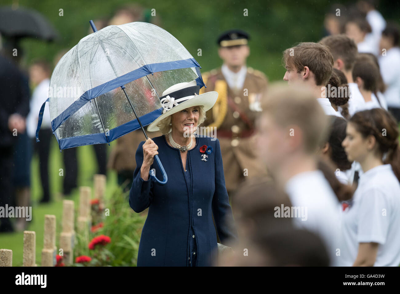 La Gran Bretagna è Camilla, duchessa di Cornovaglia, assiste il centesimo anniversario della Battaglia delle Somme a Thiepval nel nord della Francia Foto Stock