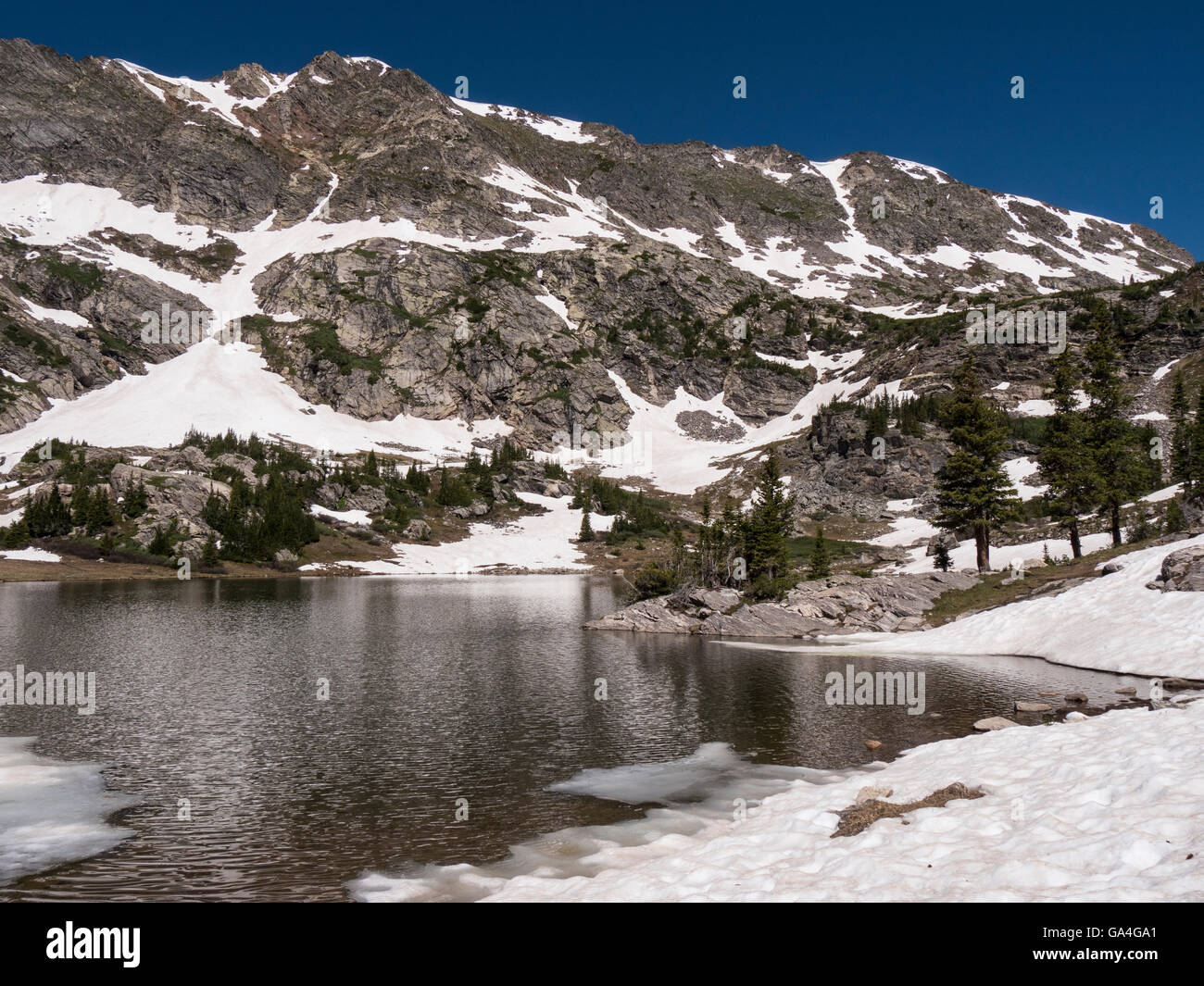 Abbassare il lago Missouri, Missouri Creek Trail, Santa Croce Wilderness Area sud di Minturn, Colorado. Foto Stock