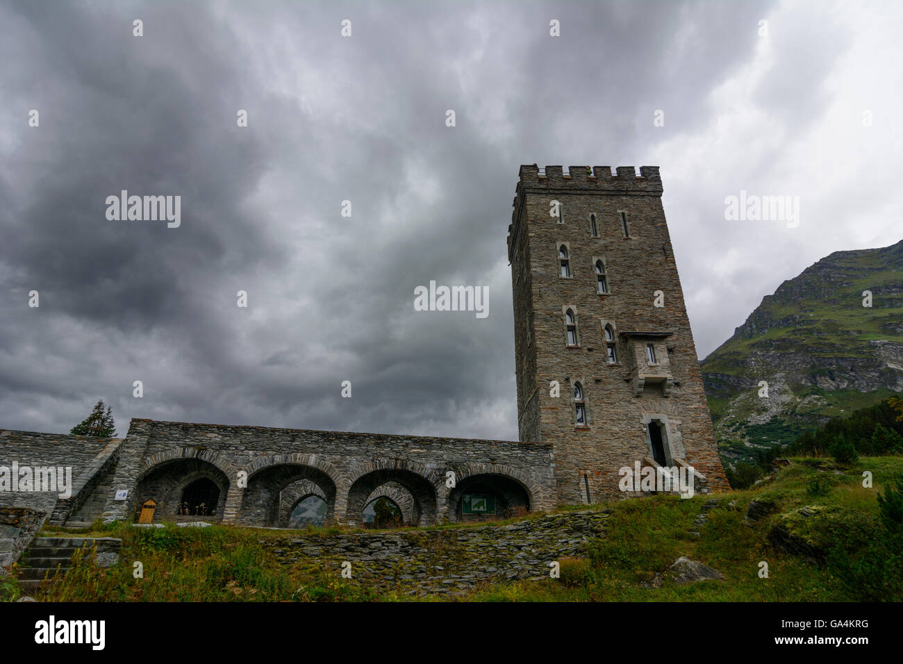 Maloja (Malögia) Castello di Torre Belvedere Svizzera Grigioni Grigioni Oberengadin, Alta Engadina Foto Stock