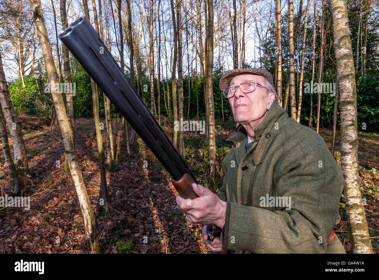Signore Tebbit, nel giardino della sua casa di Mannings Heath, vicino a Horsham West Sussex. Foto Stock