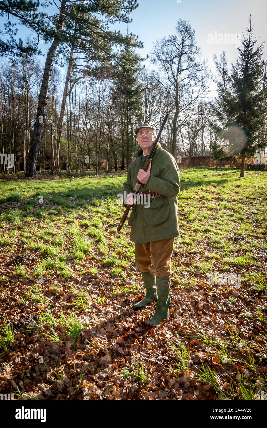 Signore Tebbit, nel giardino della sua casa di Mannings Heath, vicino a Horsham West Sussex. Foto Stock