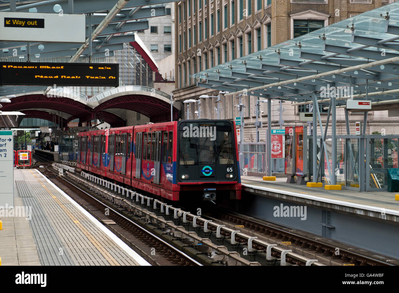 East India Quay Station sulla linea delle Docklands Light Railway, Londra, Regno Unito. Immagine presa il 21 giugno 2016 Foto Stock