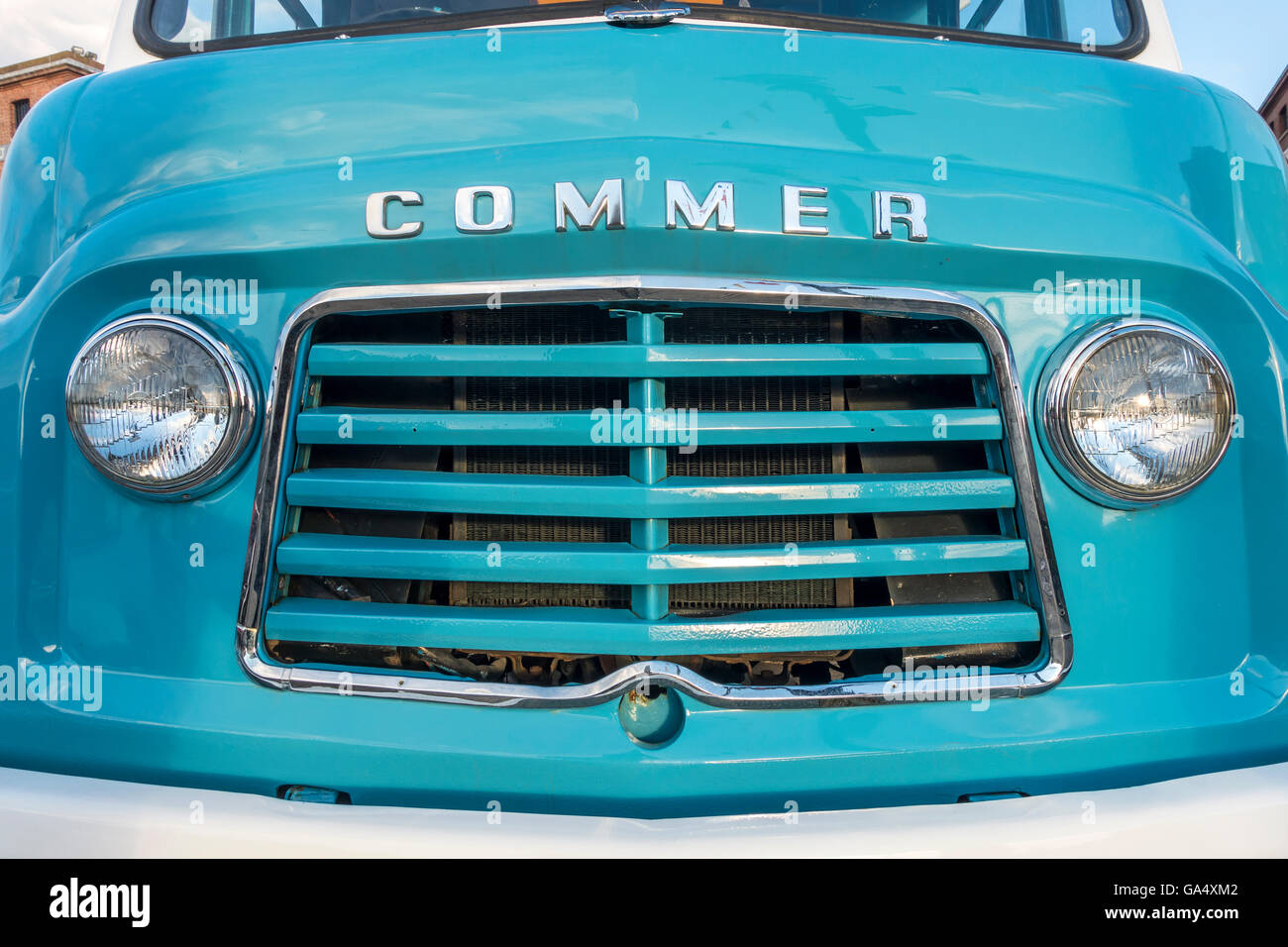 Vintage Commer Ice Cream Van della griglia anteriore e fari anteriori Foto Stock