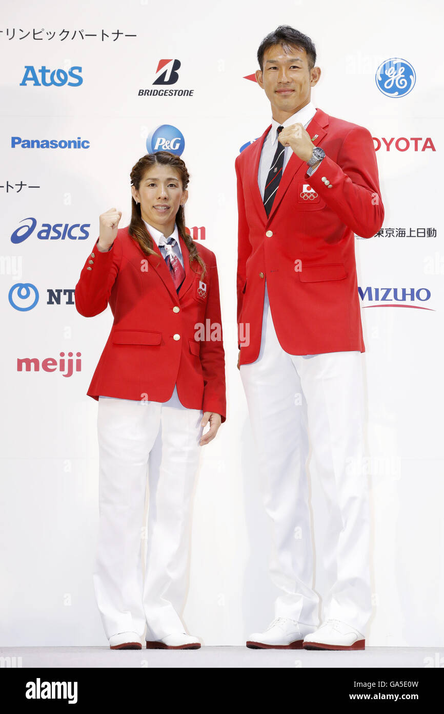 Tokyo, Giappone. 3 Luglio, 2016. Palestra di Yoyogi, Tokyo, Giappone. 3 Luglio, 2016. (L-R) Saori Yoshida, Keisuke Ushiro, 3 luglio 2016 - Olympic : Giappone nazionale ha tenuto una conferenza stampa per Rio de Janeiro Giochi Olimpici a Yoyogi palestra, Tokyo, Giappone. © Yusuke Nakanishi AFLO/sport/Alamy Live News Foto Stock