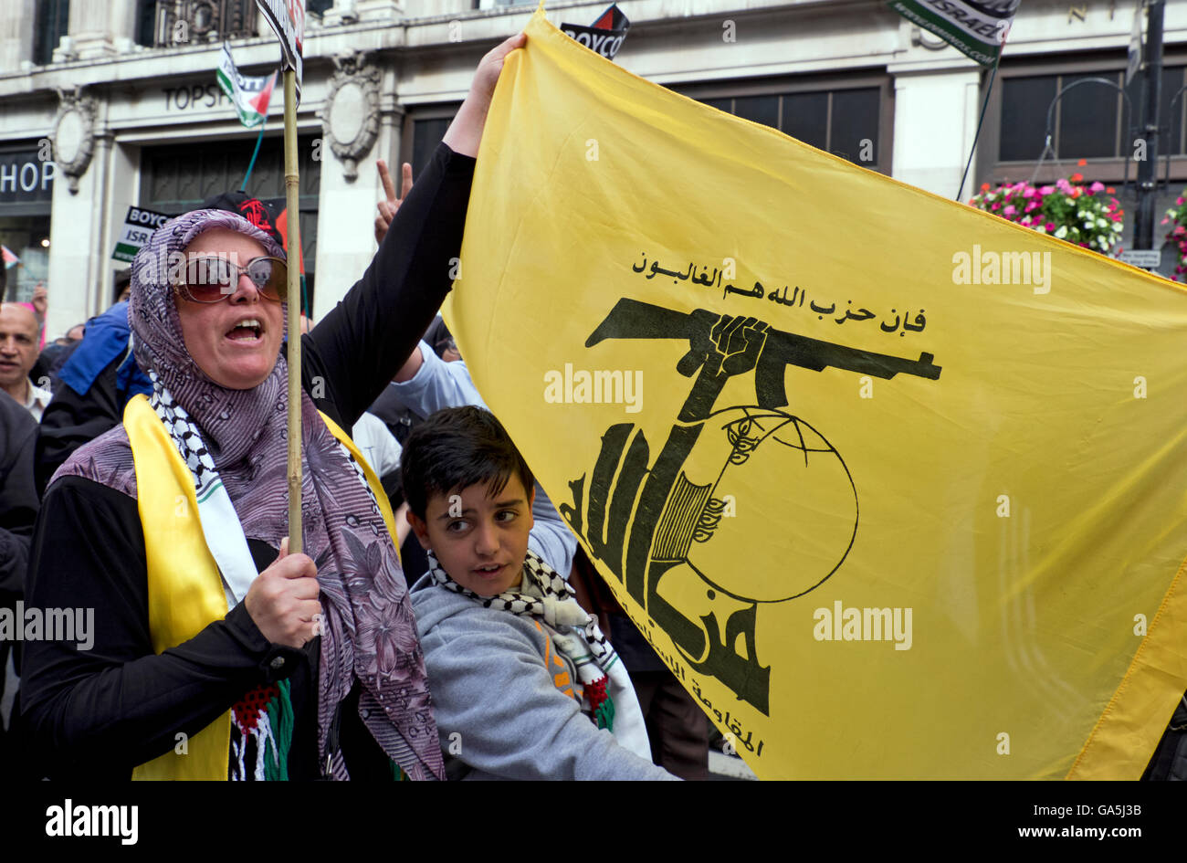 Gruppi Pro-Palestinian ha preso parte a marzo e rally per commemorare la Al-Quds giorno. Organizzato dalla i diritti umani islamici Commissi Foto Stock