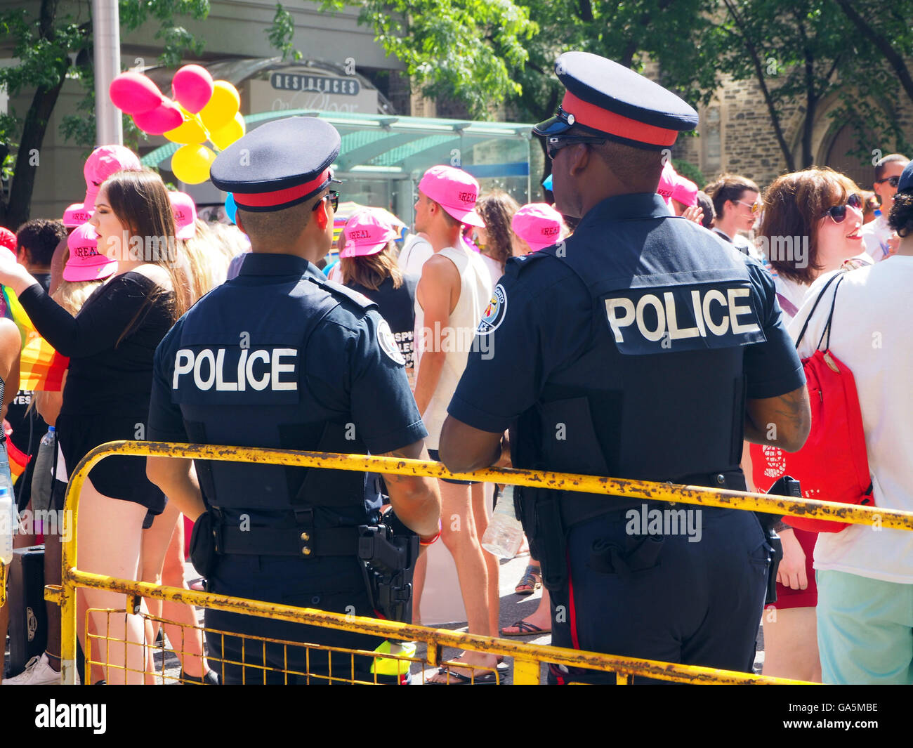 Toronto, Ontario, Canada. 3 Luglio, 2016. Sicurezza di polizia a Gay Pride Parade di Toronto, Ontario, Canada 03 luglio 2016 Credit: Michael Matthews/Alamy Live News Foto Stock