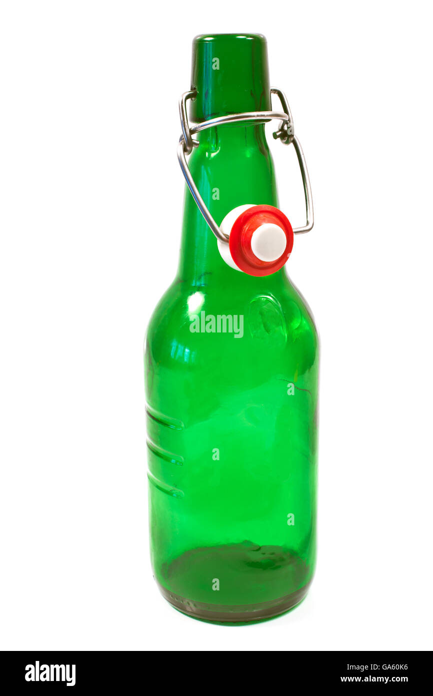 Vecchia bottiglia marrone con swing top isolato su bianco Foto Stock