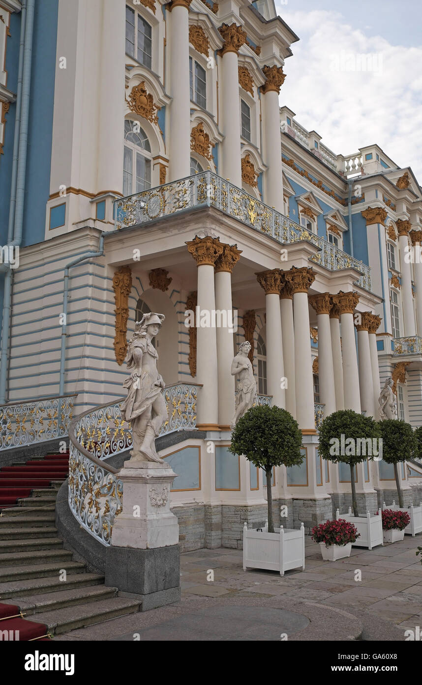 Caterina o palazzo estivo, Tsarskoe Selo, Pushkin, San Pietroburgo, Russia. russo foglia oro dorato ornata lamiera arte decorate Foto Stock