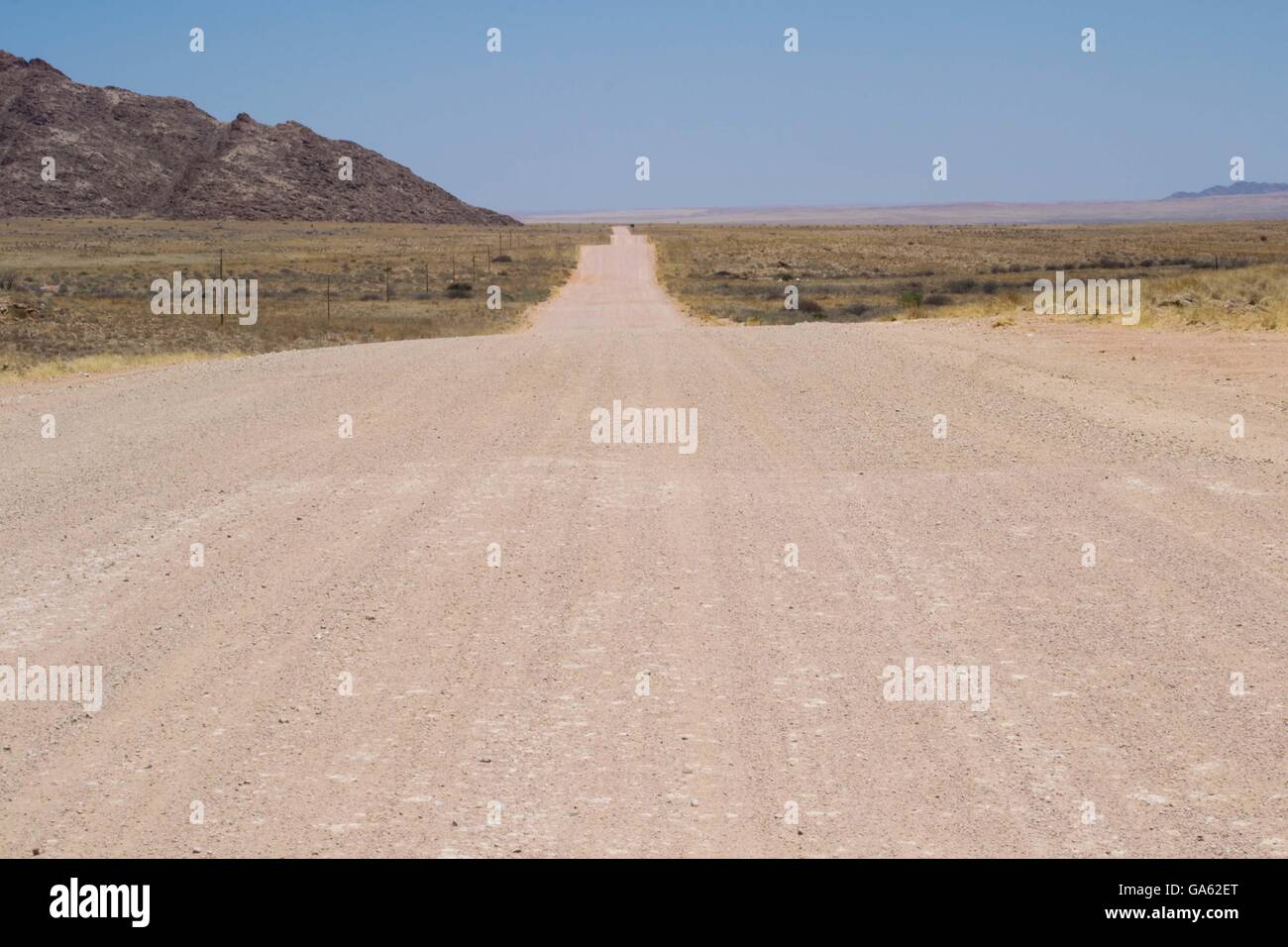 Strada sterrata nel Deserto della Namibia Foto Stock