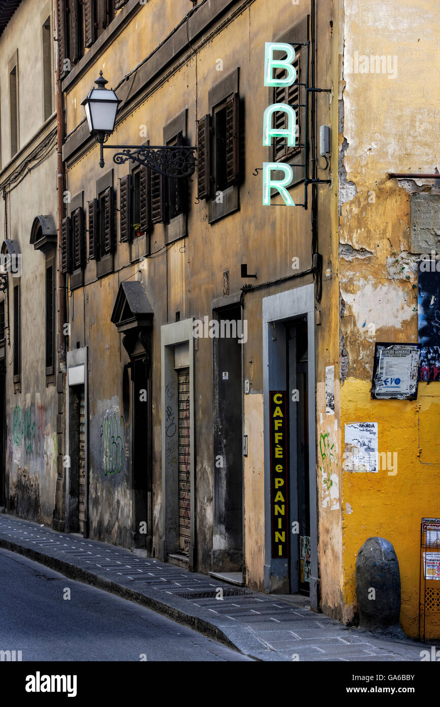 Strada tipica architettura, Firenze, Italia Foto Stock