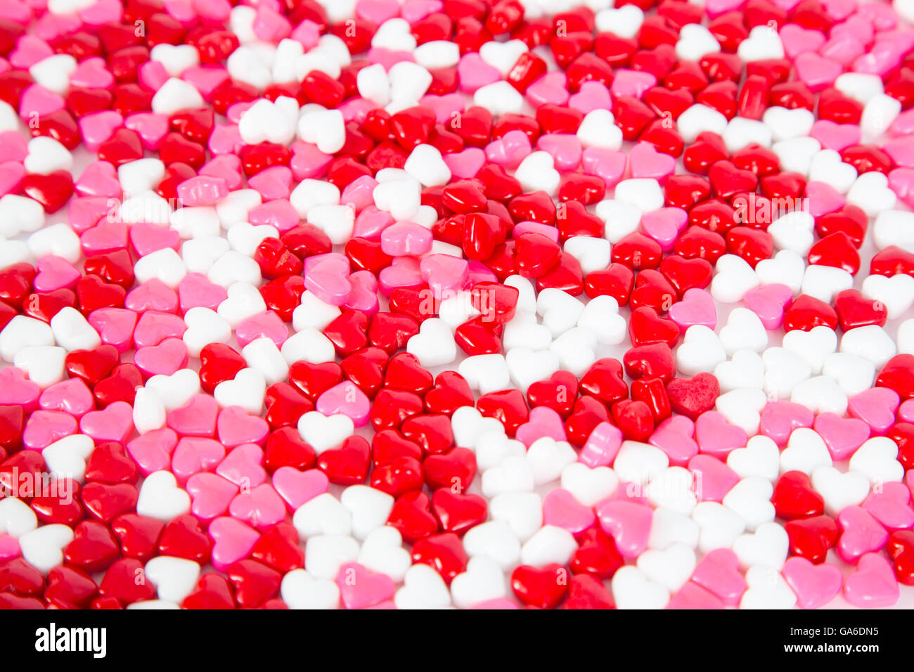 Rosso, bianco e rosa candy cuori per il giorno di San Valentino. Foto Stock