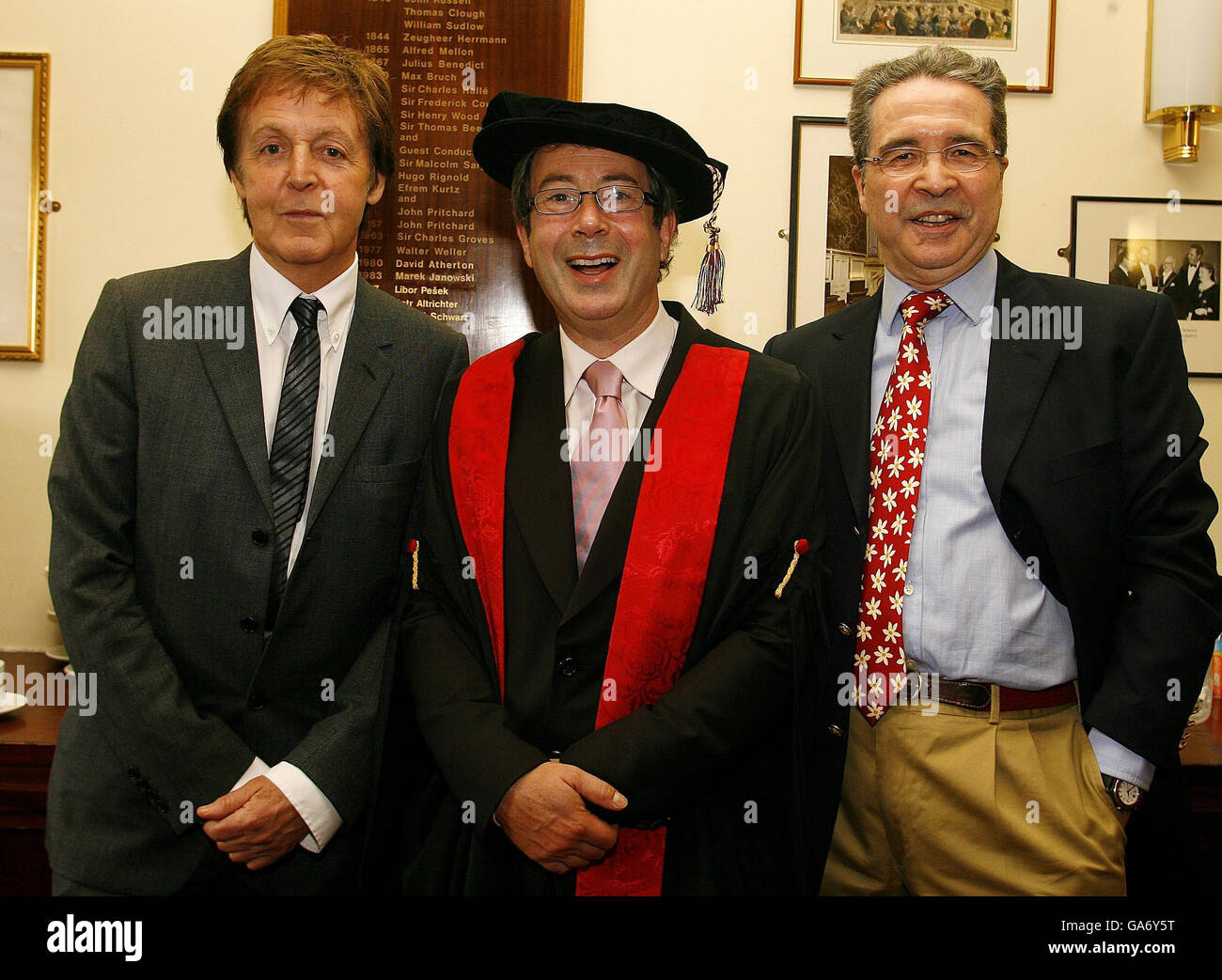 Liverpool celebrità aggiudicati laurea honoris causa Foto Stock