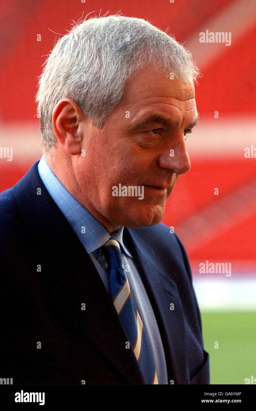 Walton's sotto il responsabile del fuoco Walter Smith prima dell'inizio Il gioco contro Middlesbrough Foto Stock