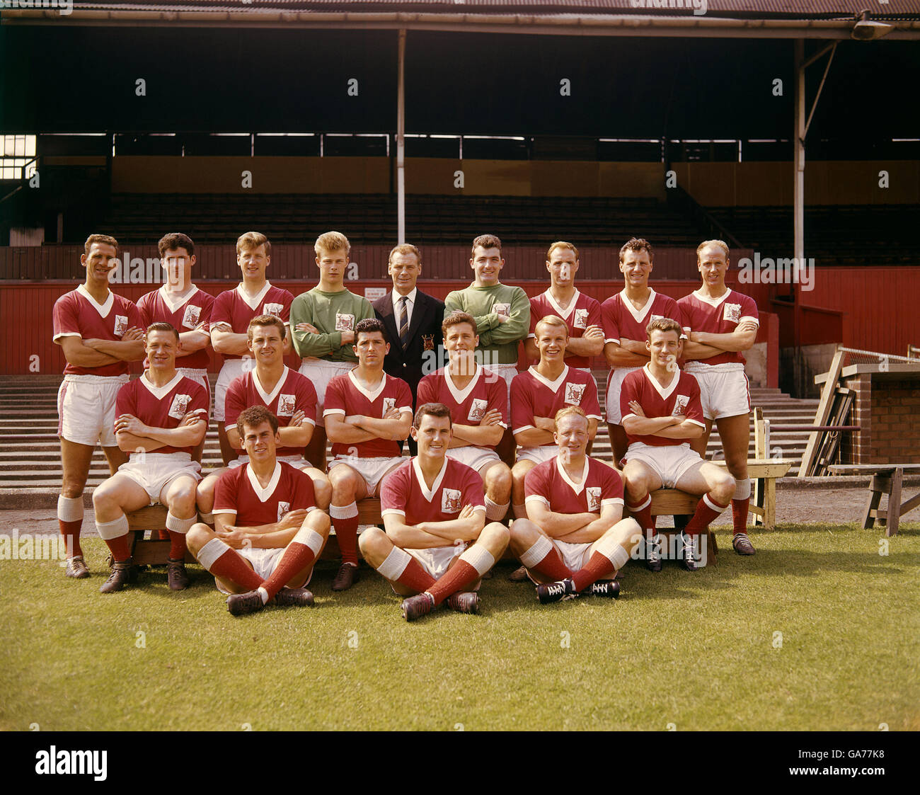 Back Row: J. Birkett, J. Rowland, D. Baird, P. Grummett, J. Mallett (Trainer), J. Armstrong, T. Barton, L. Julians. Riga centrale: W. Grey, C. Addison, C. Booth, R. McKinley (Capt) C. Palmer, J. Quigley. Prima fila: R. le Flem, G. Voden, J. Whitefoot. Foto Stock