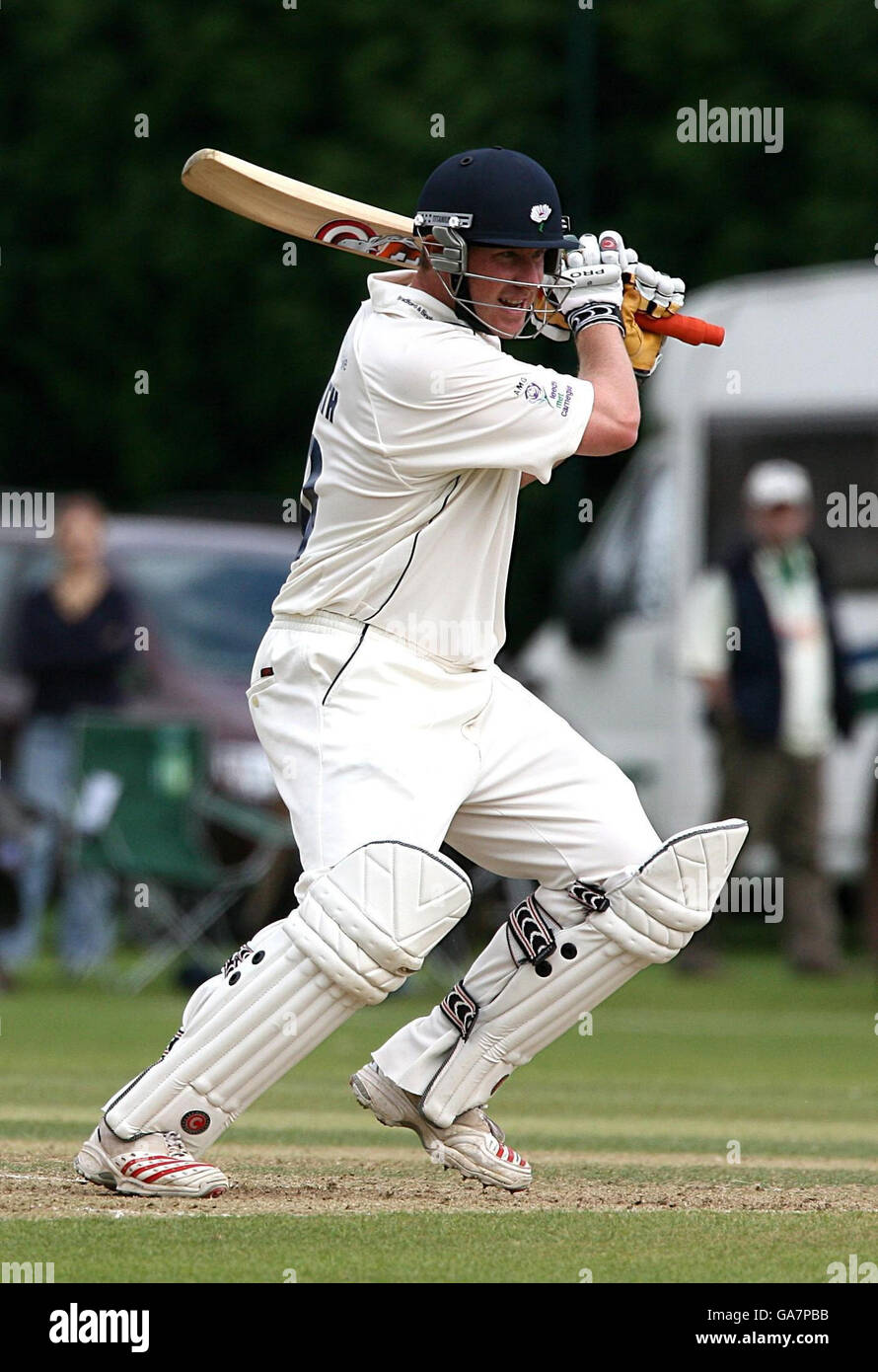 Cricket - Liverpool Victoria County Championship - Worcestershire / Yorkshire - Chester Road North Ground. Anthony McGrath dello Yorkshire in azione durante la partita della LV County Championship Division a Chester Road North Ground, Kidderminster. Foto Stock