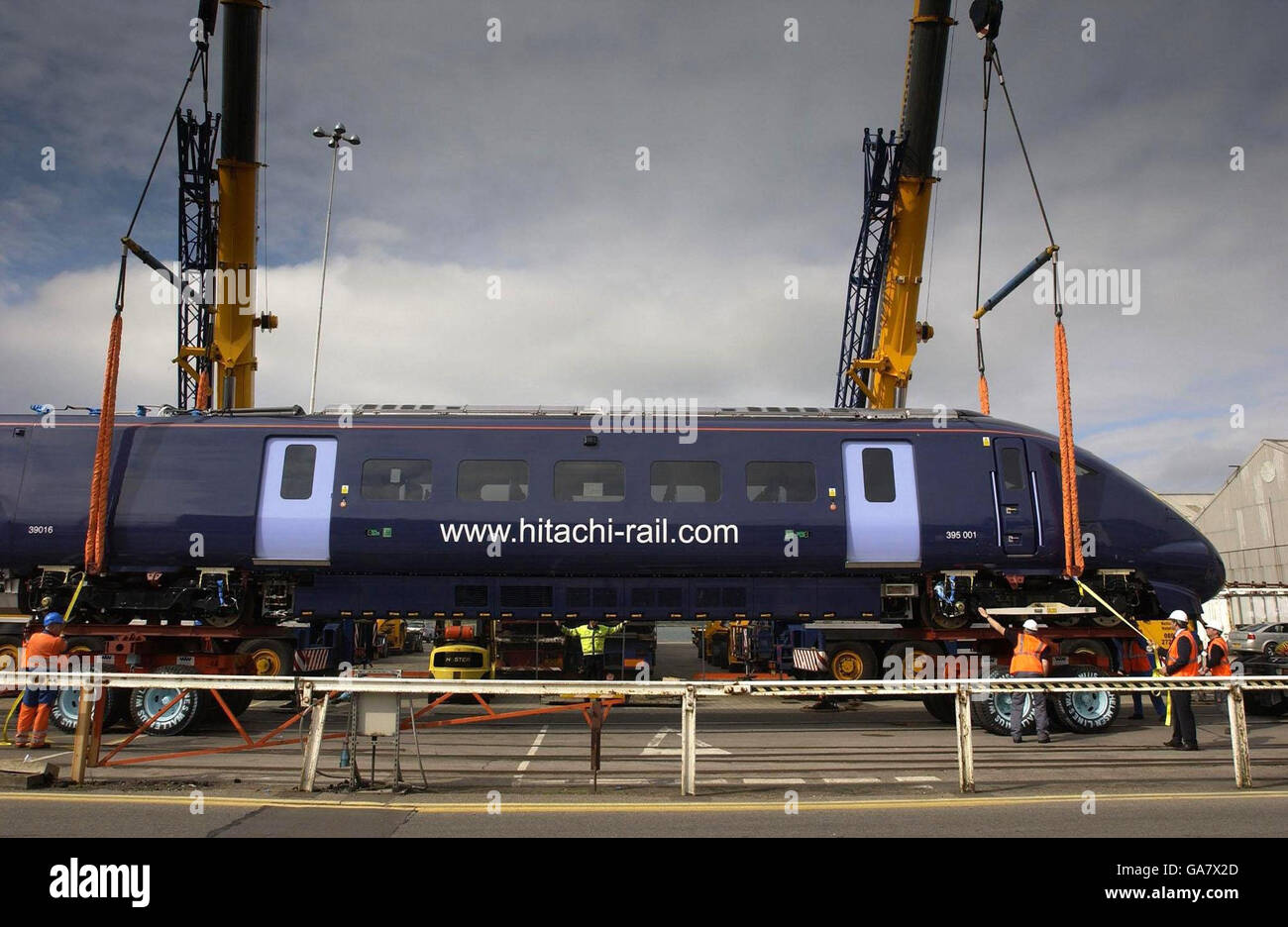 Il primo dei treni bullet giapponesi a 140 km/h che entreranno in servizio sul collegamento ferroviario del tunnel sotto la Manica attraverso Kent sono arrivati a Southampton, Regno Unito. Foto Stock