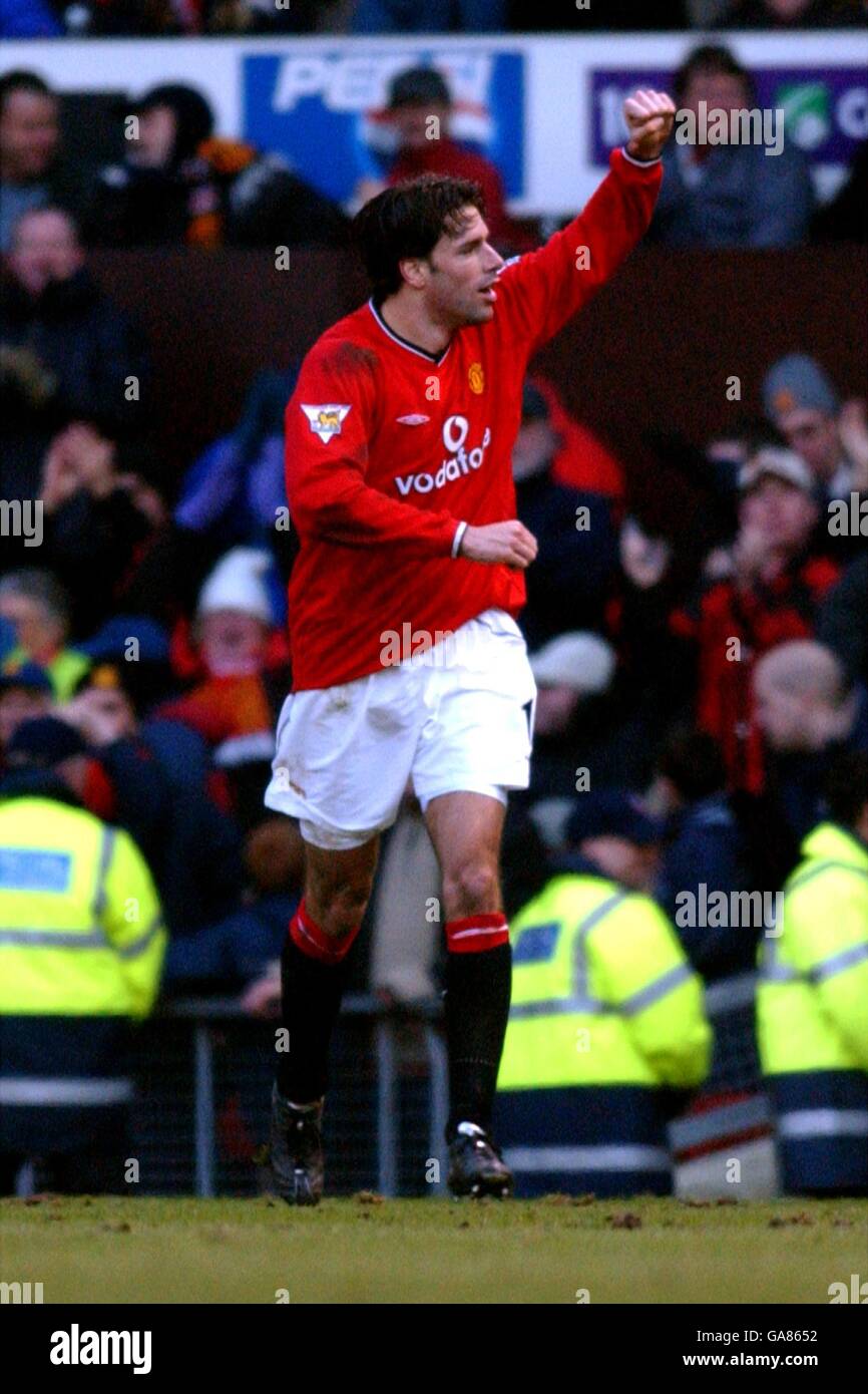 Calcio - fa Barclaycard Premiership - Manchester United v Blackburn Rovers. Il Manchester United's Ruud Van Nistelrooy festeggia il punteggio nell'ottava partita consecutiva della Premiership Foto Stock