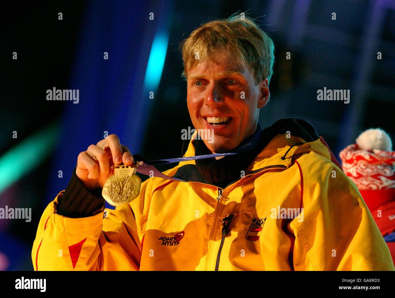 Johann Muehlegg in Spagna festeggia con la sua medaglia d'oro Foto Stock