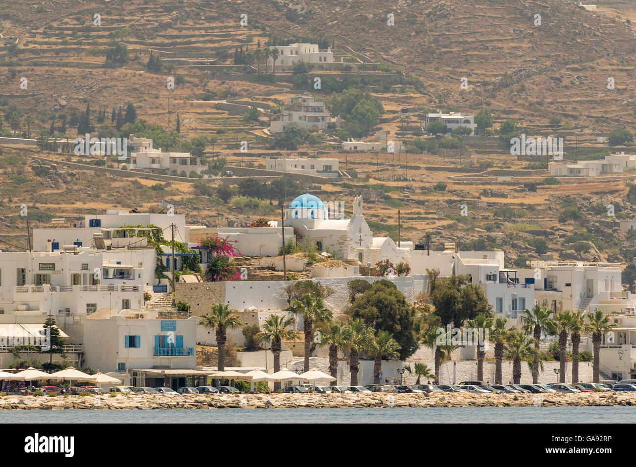 Paroikia all isola di Paros paesaggio. Una bella meta turistica. Foto Stock