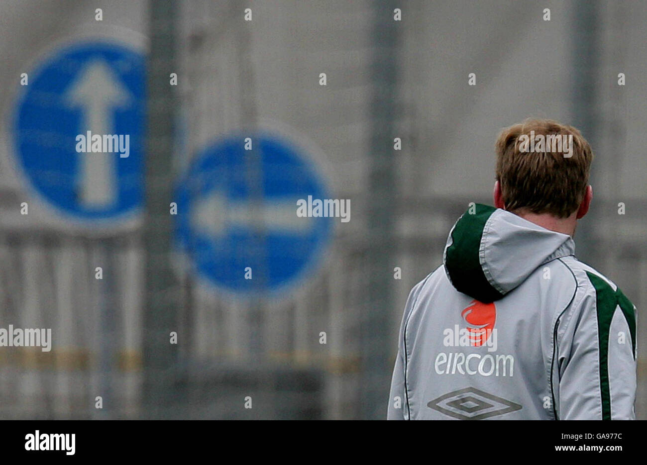 Repubblica di Irlanda manager Steve Staunton durante la formazione del team di Strahov Stadium, Praga, precedendo di notti di Mercoledì il gruppo D il qualificatore contro la Repubblica ceca. Foto Stock