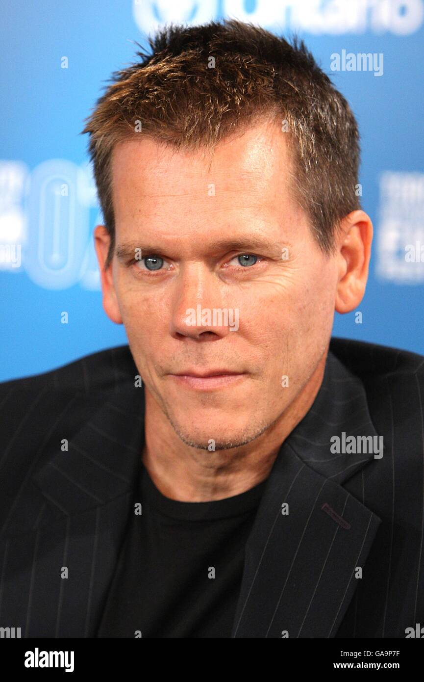 Kevin Bacon alla conferenza stampa 'Rails & Ties' durante il Toronto International Film Festival 2007 che si tiene presso il Four Seasons Hotel. Foto Stock