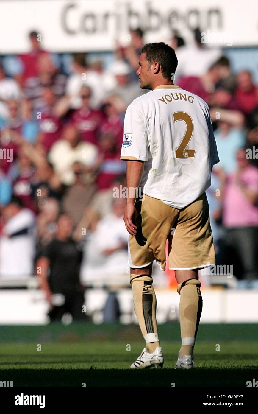 Luke Young di Middlesbrough si alza in piedi dopo il suo proprio obiettivo Foto Stock