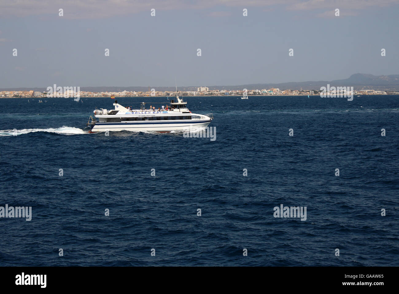 Escursione di piacere mestiere 'doller Cat' in barca dal fondo di vetro nella baia di Palma de Mallorca / Maiorca - Isole Baleari / Baleares, Foto Stock