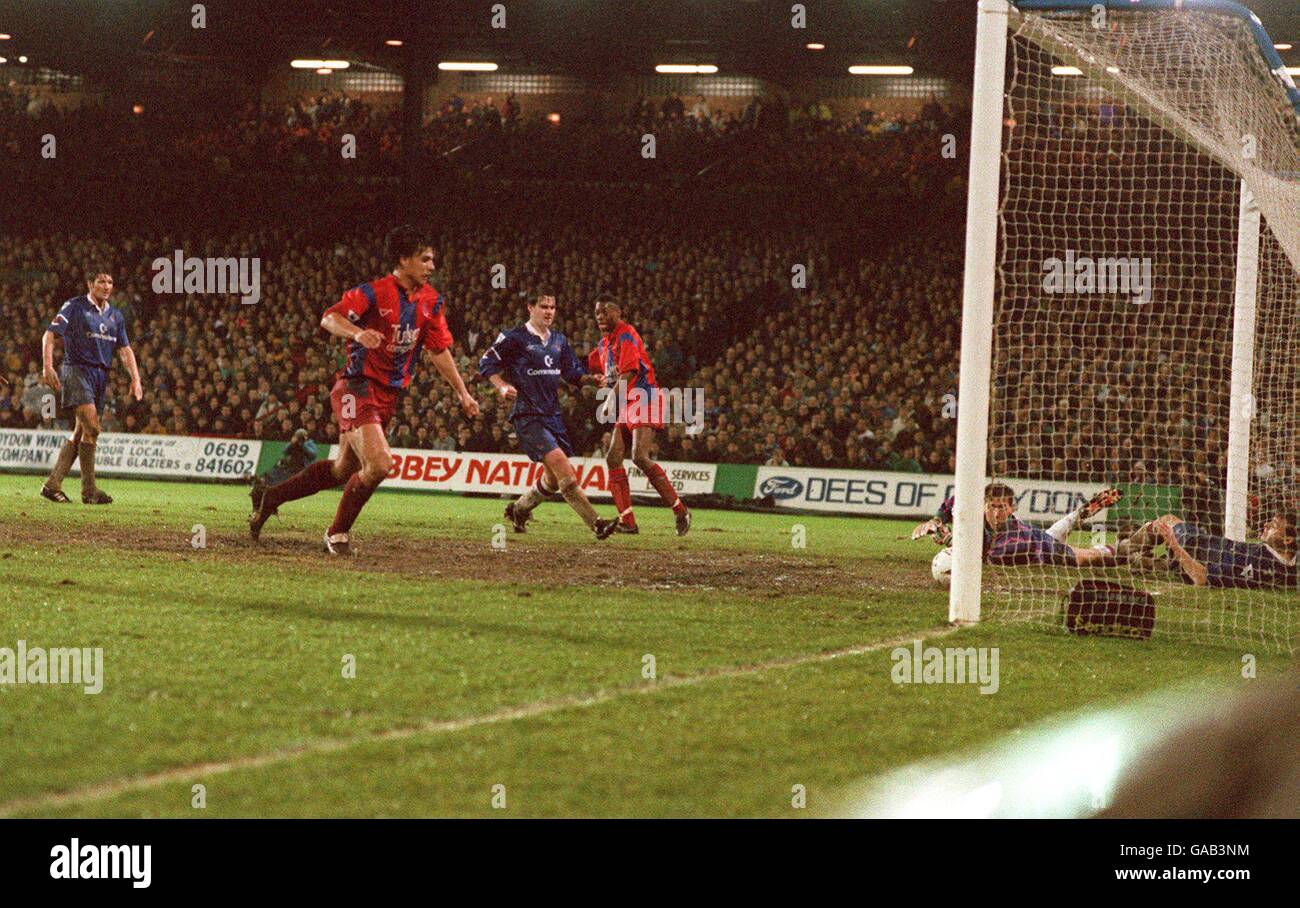 GEORGE NDAH (CP) SEGNA IL SECONDO GOL PER PALACE CRYSTAL PALAZZO V CHELSEA Foto Stock