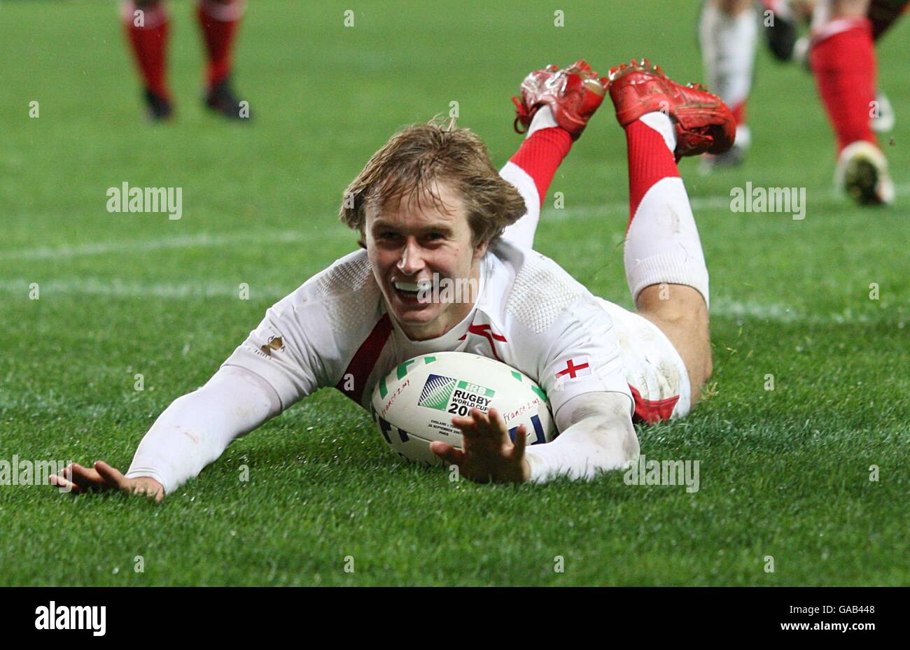 Rugby Union - IRB Rugby World Cup - Pool A - Inghilterra / Tonga - Parc des  Princes. Matthew Tait, in Inghilterra, fa un tentativo Foto stock - Alamy
