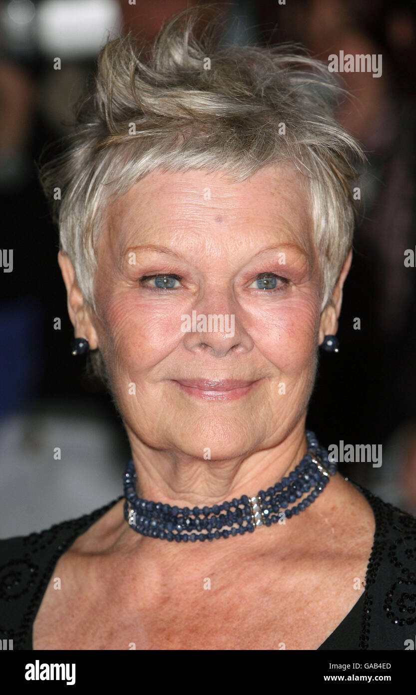 Judi Dench arriva per i National Movie Awards al Royal Festival Hall, nel centro di Londra. Foto Stock