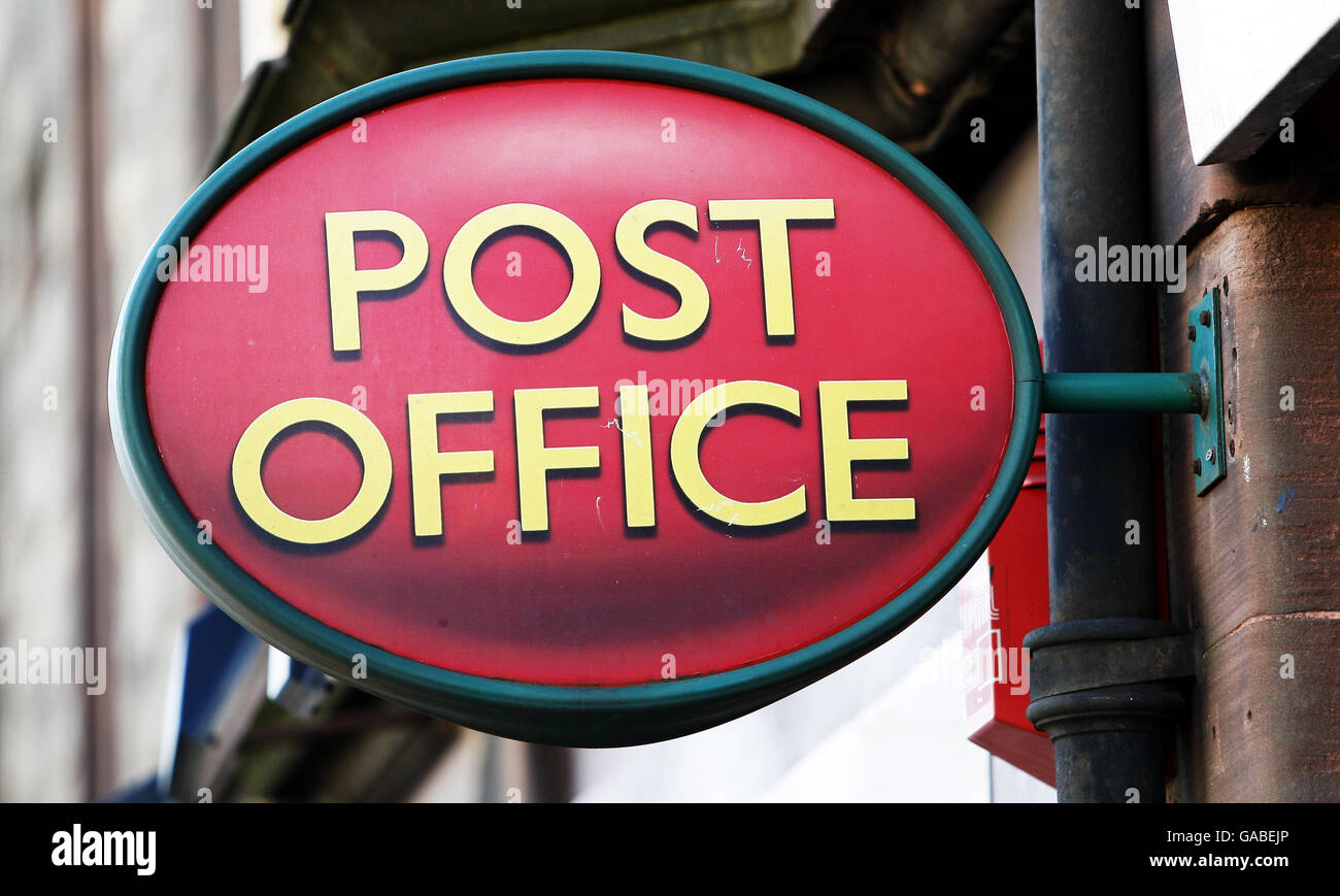 Inizia la vista generica di un cartello all'esterno di un ufficio postale di Edimburgo, visto come una consultazione pubblica sulla chiusura di 2,500 filiali in tutto il Regno Unito. Foto Stock