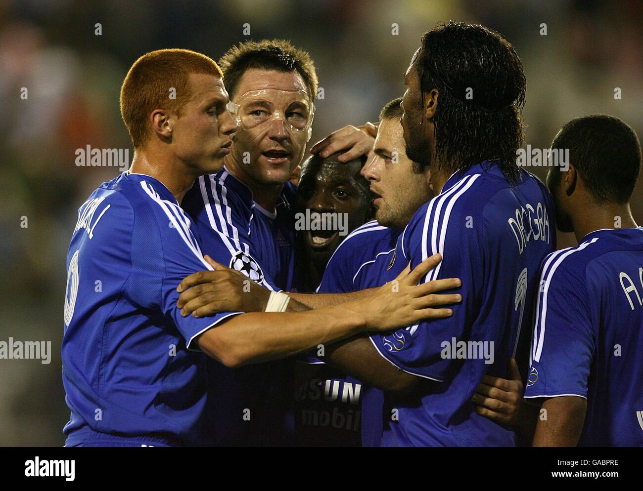 Calcio - UEFA Champions League - Gruppo B - Valencia / Chelsea - Stadio Mestalla. John Terry di Chelsea, Joe Cole, Didier Drogba, Claude Makelele, Ashley Cole e Steve Sidwell insieme al fischio finale Foto Stock