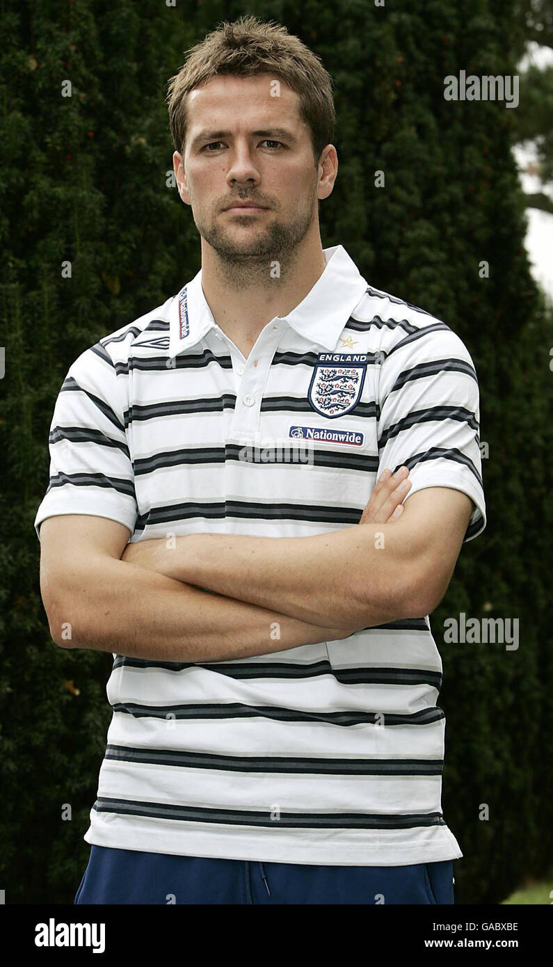 Michael Owen, inglese, si pone per i media al Grove Hotel, Hertfordshire. Foto Stock
