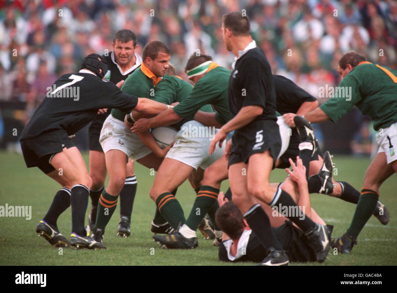 24 GIUGNO 95. World Cup Rugby Union Final, Sudafrica e Nuova Zelanda. Il Sudafrica è in grado di gestire il proprio maul Foto Stock