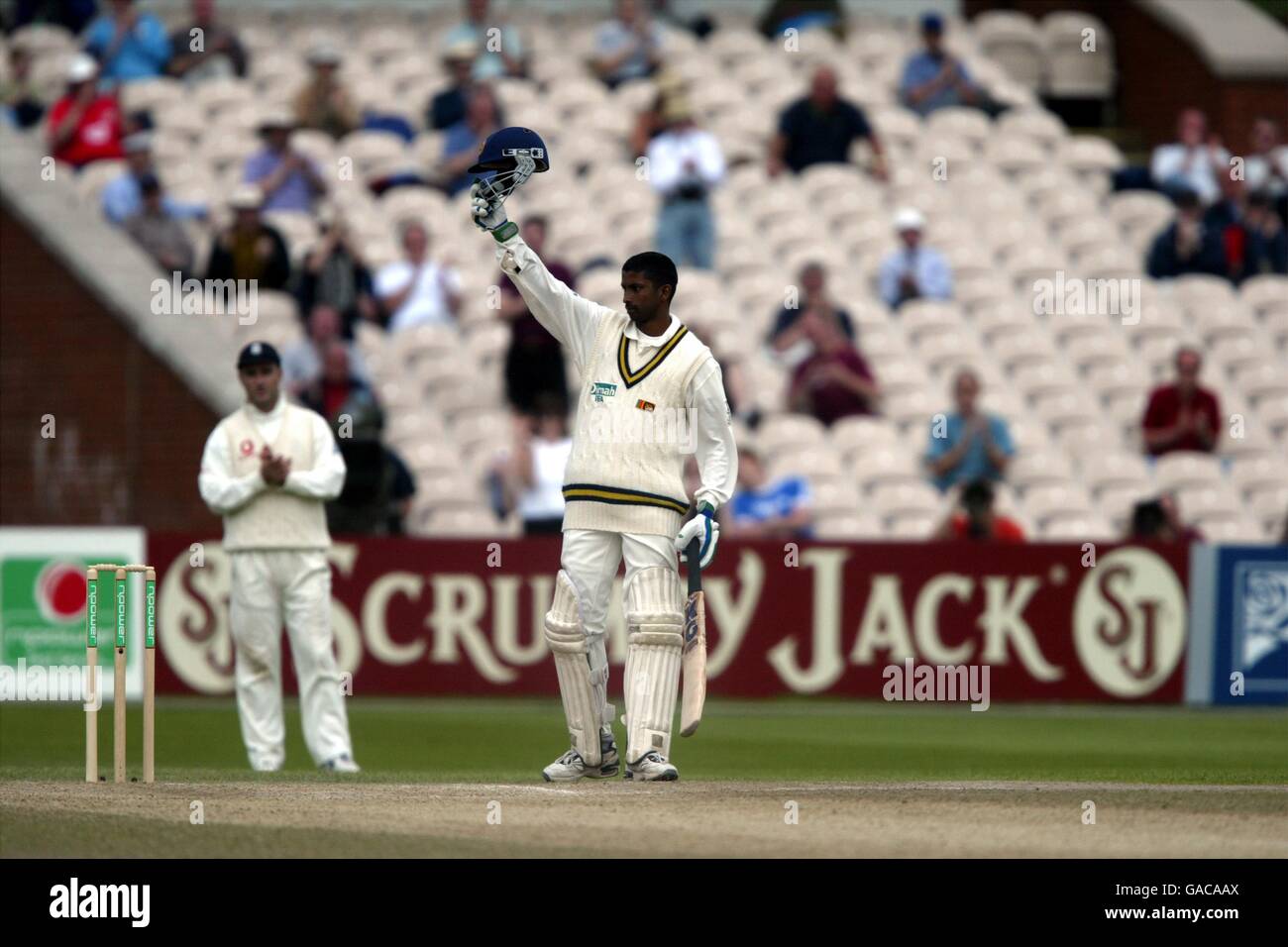 Cricket - terzo test Npower - Inghilterra / Sri Lanka. Russel Arnold dello Sri Lanka celebra il suo secolo Foto Stock