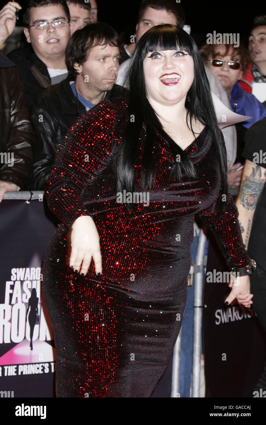 Beth Ditto arriva per Swarovski Fashion Rocks per il Prince's Trust alla Royal Albert Hall nel centro di Londra. Foto Stock