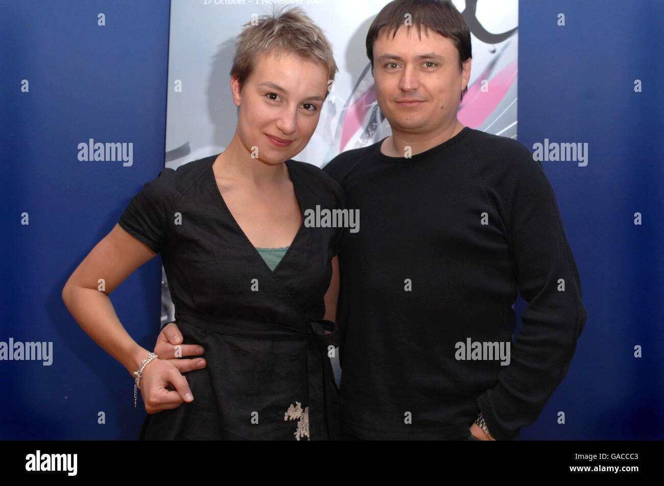 L'attrice Anamaria Marinca e il regista Cristian Mungiu arrivano per la 51esima proiezione speciale del suo film BFI Film Festival, Sight and Sound 4 mesi, 3 settimane, 2 giorni all'Odeon West End Cinema di Leicester Square a Londra. Foto Stock