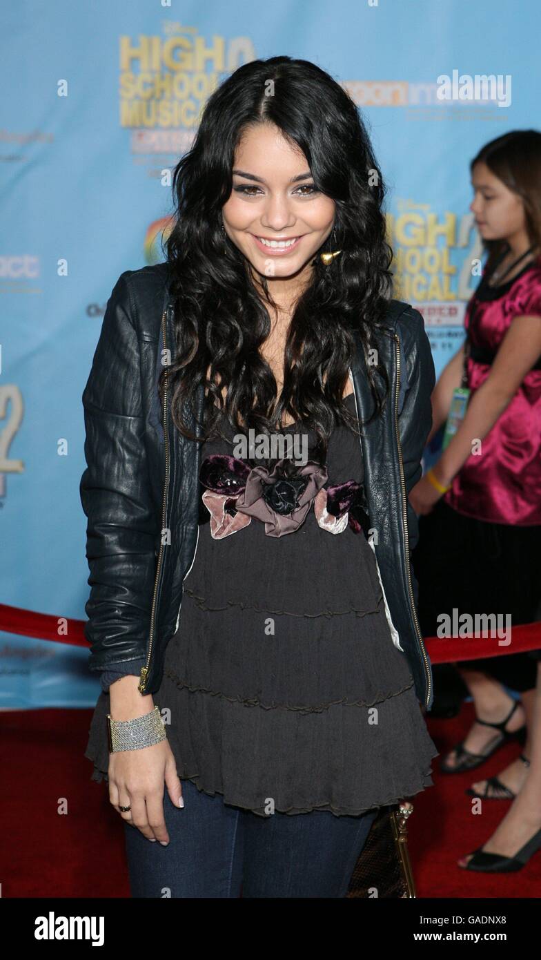Vanessa Hudgens arriva alla prima DVD di High School Musical 2:Extended Edition al Teatro El Capitan di Los Angeles. Foto Stock